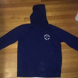 Men’s American Eagle sweatshirt.